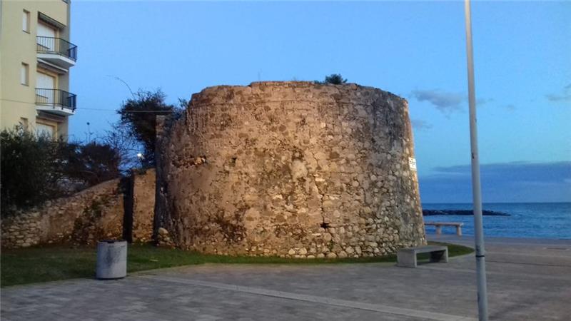 San Bartolomeo al Mare, Torre Santa Maria