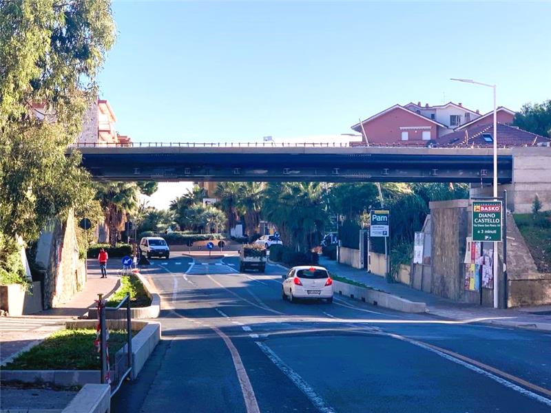 Posa tubo a monte del ponte di via Roma